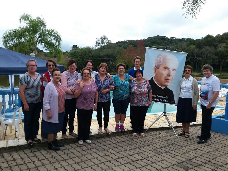 GRUPO TESTEMUNHO REALIZA ENCONTRO